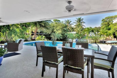 Waterfront Oasis w/ Pool Minutes to Downtown! Villa in Boynton Beach