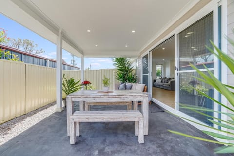 Stylish family home, centrally located. Haus in Picton