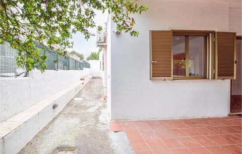 Awesome Home In Calaliberotto With Kitchen Casa in Cala Liberotto