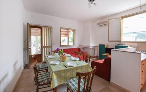 Awesome Home In Calaliberotto With Kitchen Maison in Cala Liberotto