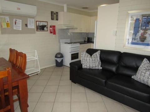 Clan Ranald Holiday Unit 2 Apartment in Edithburgh