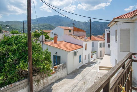 Neighbourhood, Balcony/Terrace, City view, Mountain view, Street view