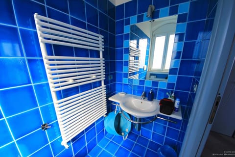 Bathroom, Sea view, Street view