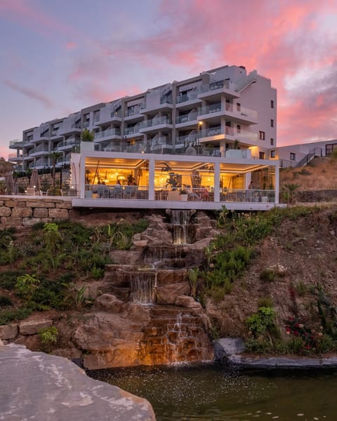 Property building, Restaurant/places to eat, Lake view, Sunset