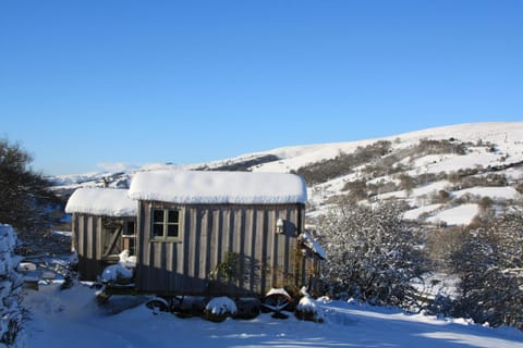 Bluebell huts Terrain de camping /
station de camping-car in Crucorney