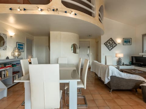 Holiday Home Villa Di Fiori by Interhome House in Porto-Vecchio