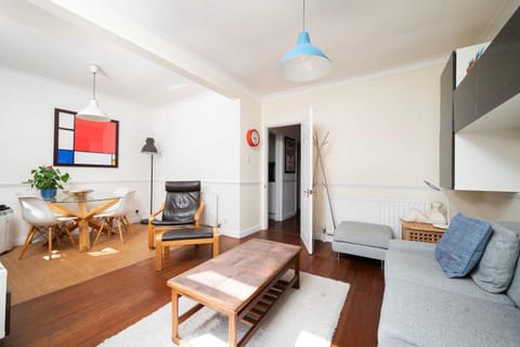 A Charming 1BR apartment in Bromley Condo in Beckenham
