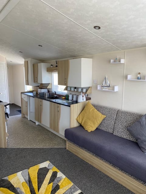 Kitchen or kitchenette, minibar, pet friendly, stove