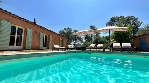 Pool view, Swimming pool, sunbed