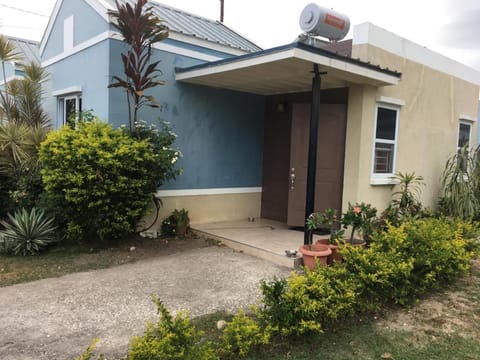 Cozy and Secure Jacaranda Home Condominio in Saint Catherine Parish