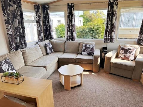 Cosy & Beautiful Charrot Caravan Apartment in Maldon District