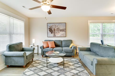 Pet-Friendly Hickory Vacation Rental 8 Mi to Lake! Maison in Hickory