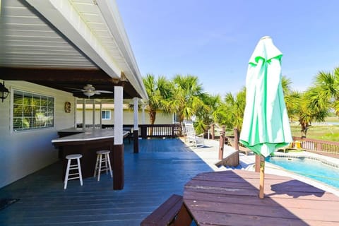 Ocean Inlet Beach Paradise Waterfront Private Pool Tiki Hut House in North Myrtle Beach