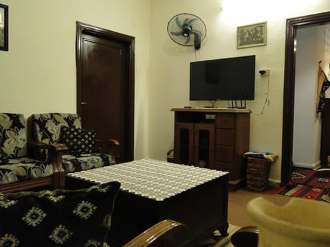 Communal lounge/ TV room, Living room, Seating area