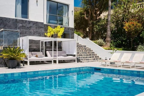 Luxury Villa with Sauna and Heated Pool for 14PAX! Villa in Benalmadena