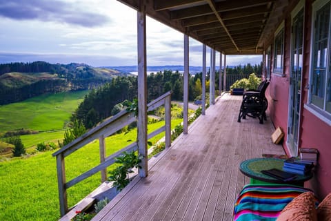 Fridas Accommodation Casa in Raglan