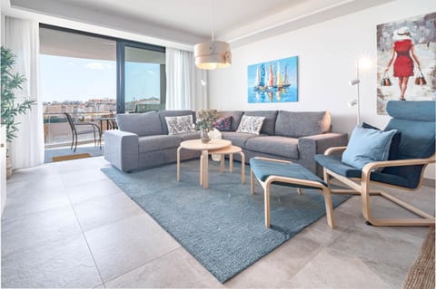 INF26H- Infinity Estepona by Roomservices Wohnung in Estepona