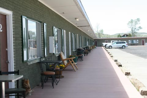 Bryce Zion Inn Motel in Hatch