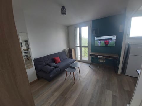 Beau Studio proche de la gare de train Apartamento in Gagny