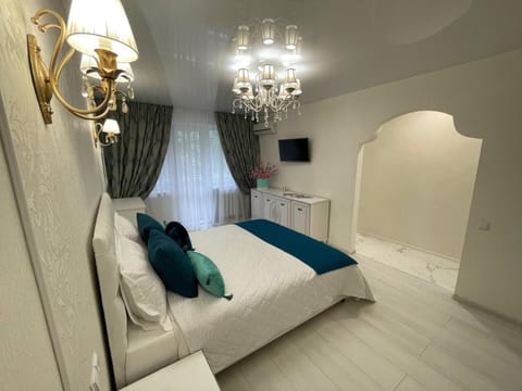 White Apartment Apartment in Dnipro