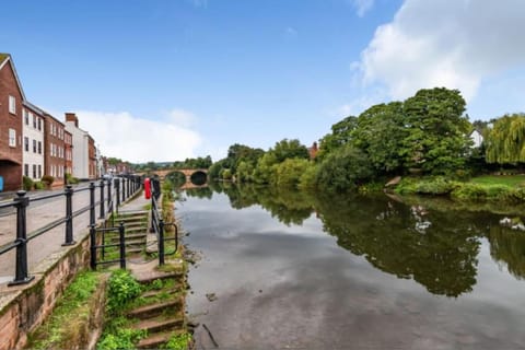 Zeppelin House - Riverside 18th Century Townhouse House in Bewdley