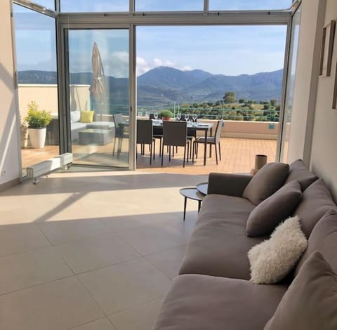 Appartement terrasse 3 ch. 130m2 Apartment in Mandelieu-La Napoule