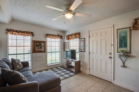 Garland Vacation Rental about 16 Mi to Dallas! House in Garland