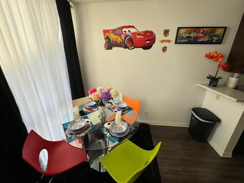 Mario, Harry Potter & Disney Loft Universal Studios 10min loft apartment Apartment in Hollywood