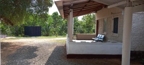 Lake Lodge Weeravila Pensão in Southern Province
