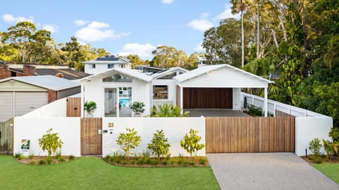 Brand new coastal oasis - family & pet friendly. House in Coolum Beach