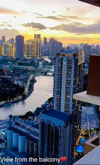 Fully-Airconditioned 2-BR Unit near BGC Appartement in Mandaluyong