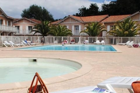 T3 en duplex avec grande piscine Apartment in Anglet