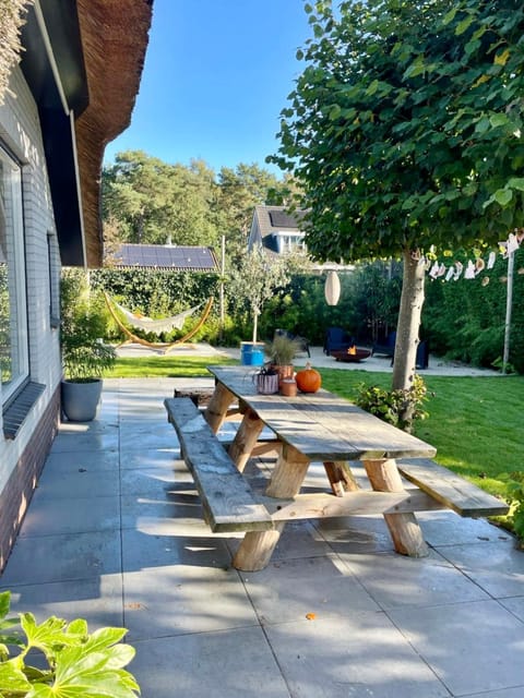 Garden, Dining area, Garden view