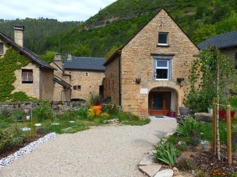 Facade/entrance, Garden