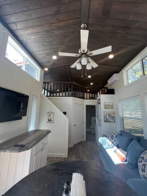 Fox Hollow - Tiny home with Cypress Creek access, park like setting Casa in Wimberley