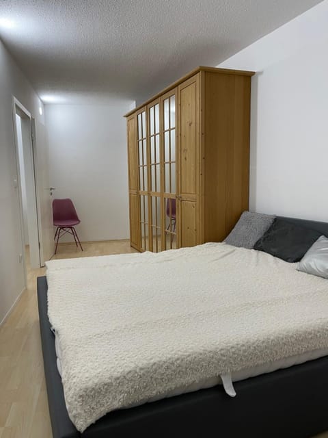 Helle Zwei-Zimmer-Stadt-Wohnung am Bismarkplatz mit Tiefgarage Apartment in Landshut