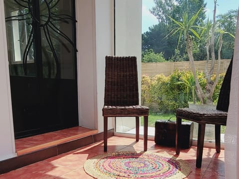 Patio, Day, Seating area, Garden view