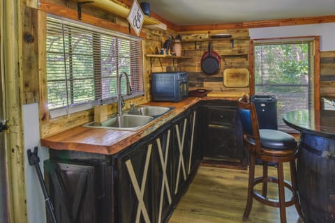 Cozy Cabin Near Lake Hartwell and Clemson University House in Lake Hartwell