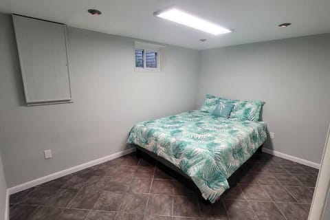 5 bedroom w/ indoor pool/hotub House in Wheaton-Glenmont