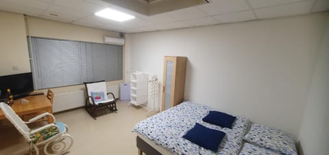 Bed, Photo of the whole room, Bedroom, air conditioner