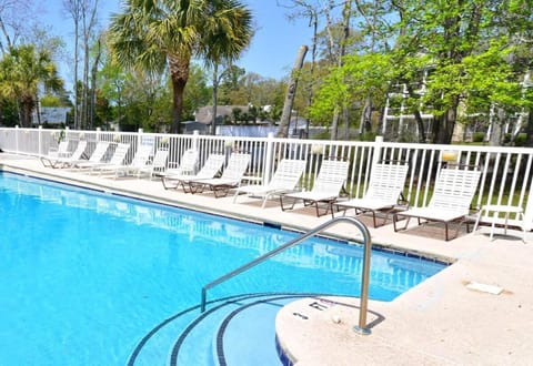 Cherry Grove Villa Close to Beach w Pool House in North Myrtle Beach