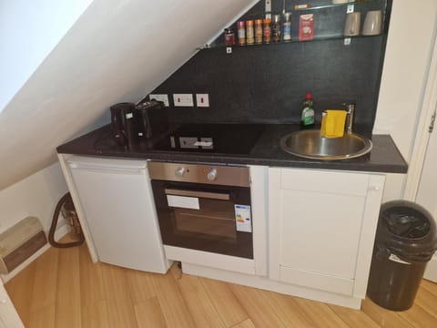 Modern loaf overlooking the city Apartment in London Borough of Ealing