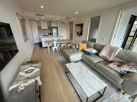 Lovely CBD two bedroom apartment free parking Copropriété in Canberra