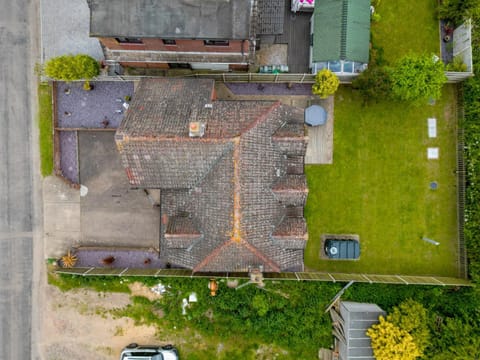 Property building, Bird's eye view, Garden