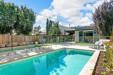 Garden view, Pool view, sunbed