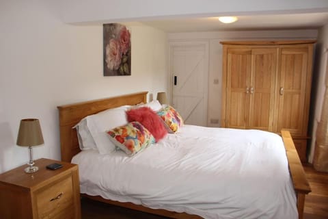 Peaceful and tranquil 2 bedroom Deer Cottage Casa in Chippenham