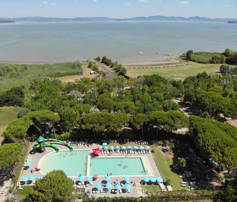 Property building, Natural landscape, Bird's eye view, Aqua park, Pool view, Swimming pool, sunbed