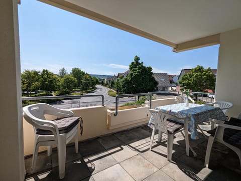 View (from property/room), Balcony/Terrace, Living room, Seating area