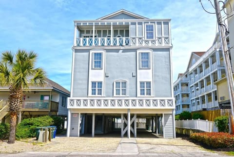 Exclusive Ocean View Beach Castle w Pool Grill Pool Table Casa in North Myrtle Beach