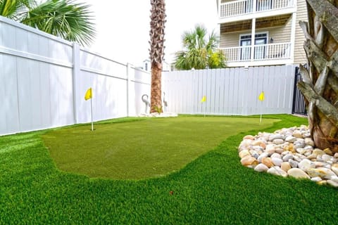 Sun and Games House w Swimming Pool Tons of Games Putting Green Casa in North Myrtle Beach